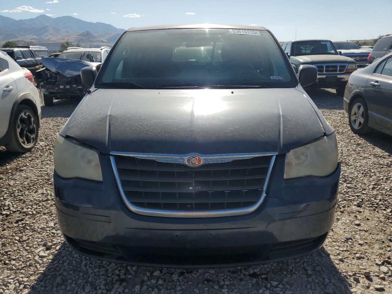 2008 Chrysler Town & Country - Image 5