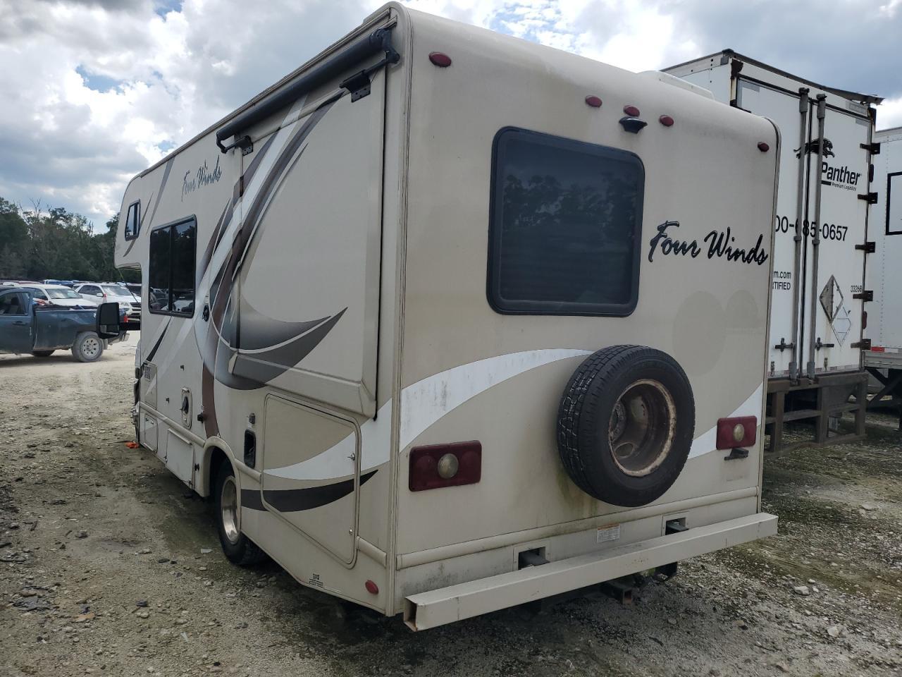 2017 Ford Econoline E350 Super Duty Cutaway Van - Фото 3