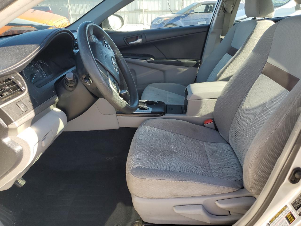2012 Toyota Camry Base - Фото 7