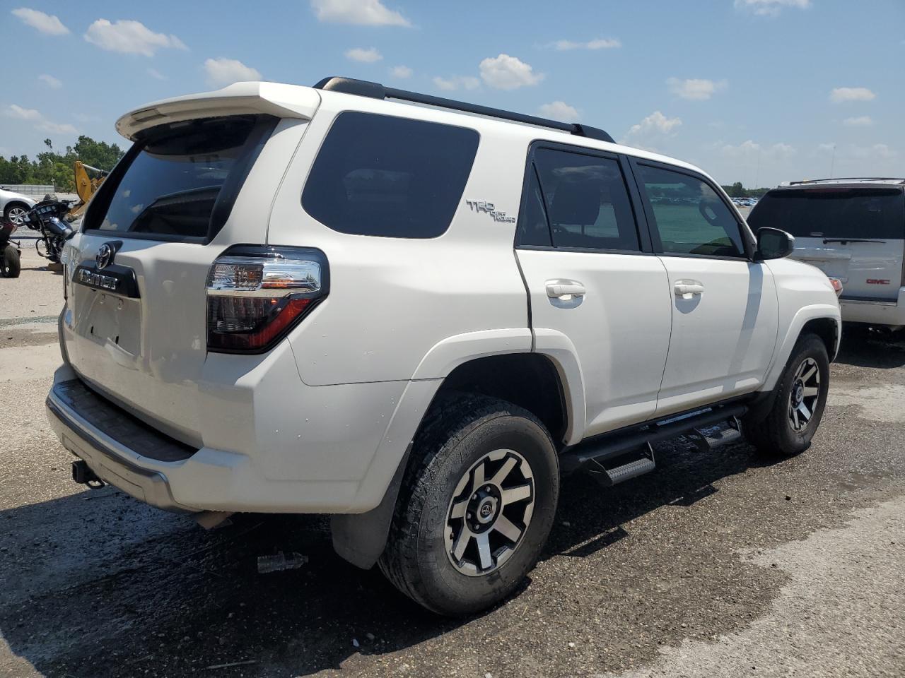 2019 Toyota 4Runner Sr5/Sr5 Premium - Image 3