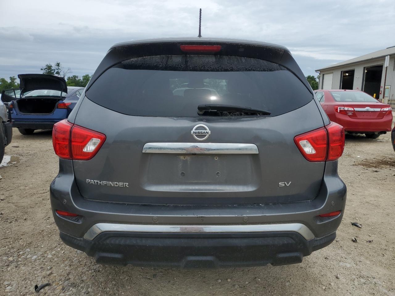 2018 Nissan Pathfinder S - Фото 6