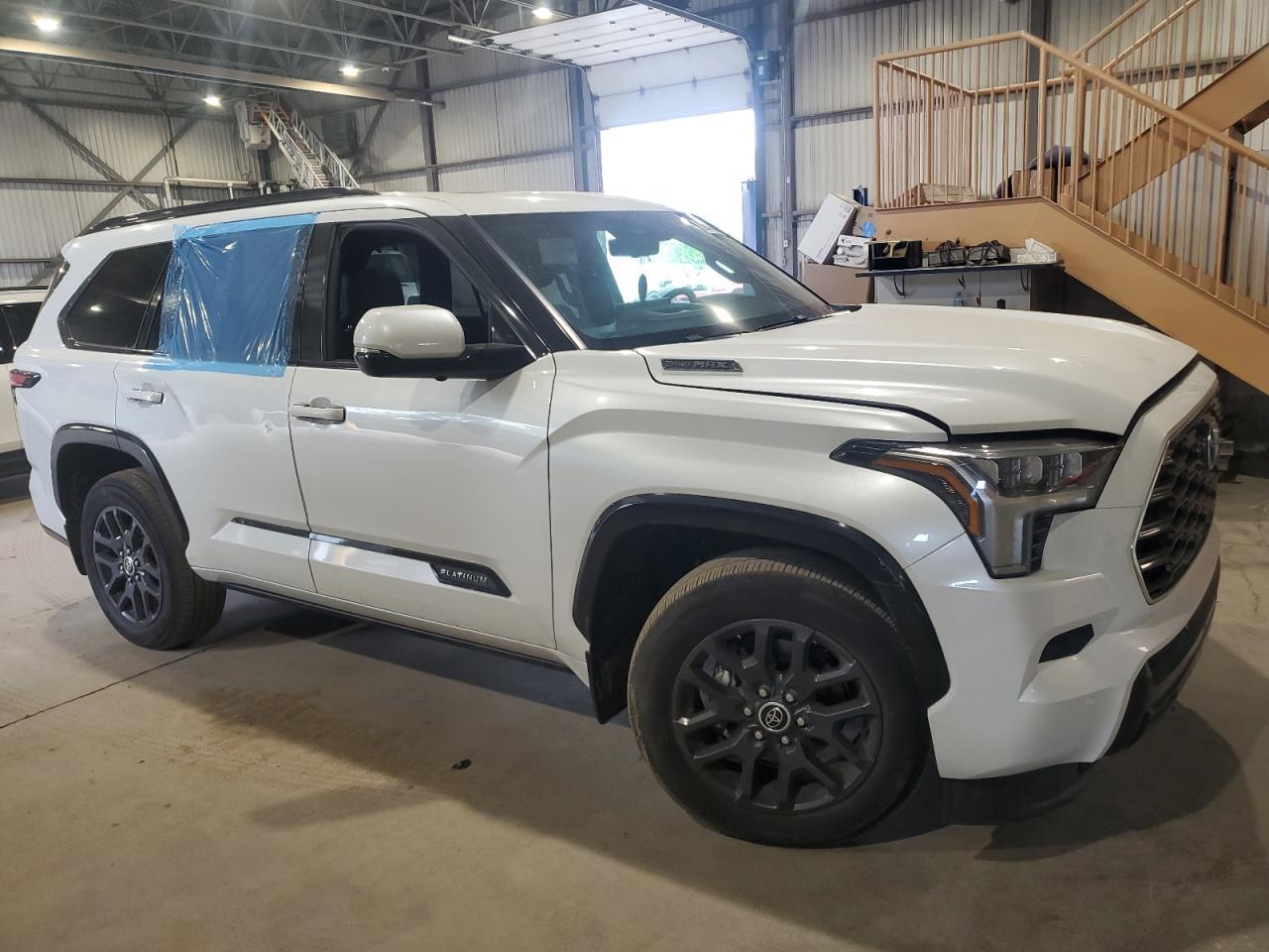2023 Toyota Sequoia Sr5 - Фото 4