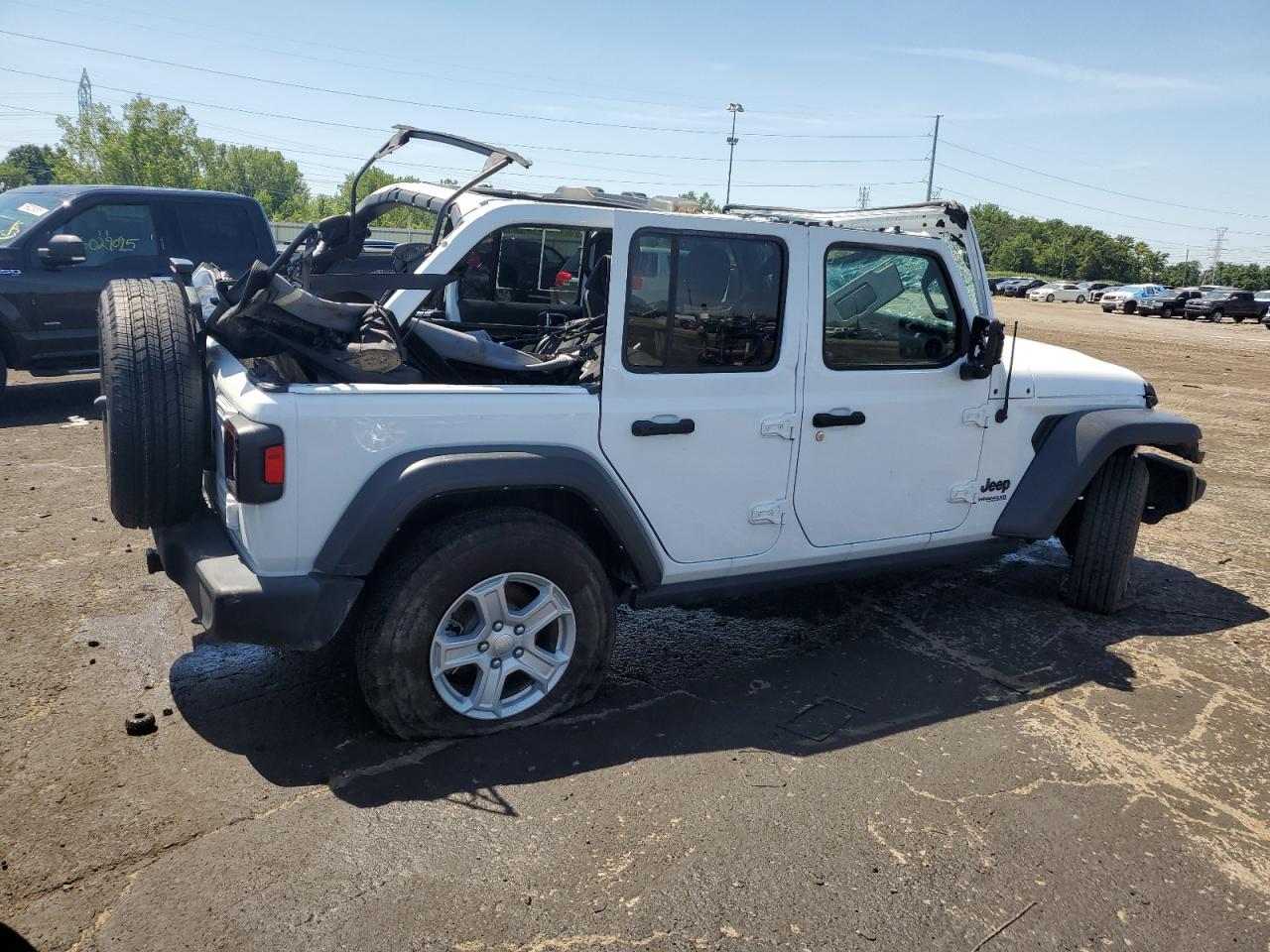 2022 Jeep Wrangler Unlimited Sport - Фото 3