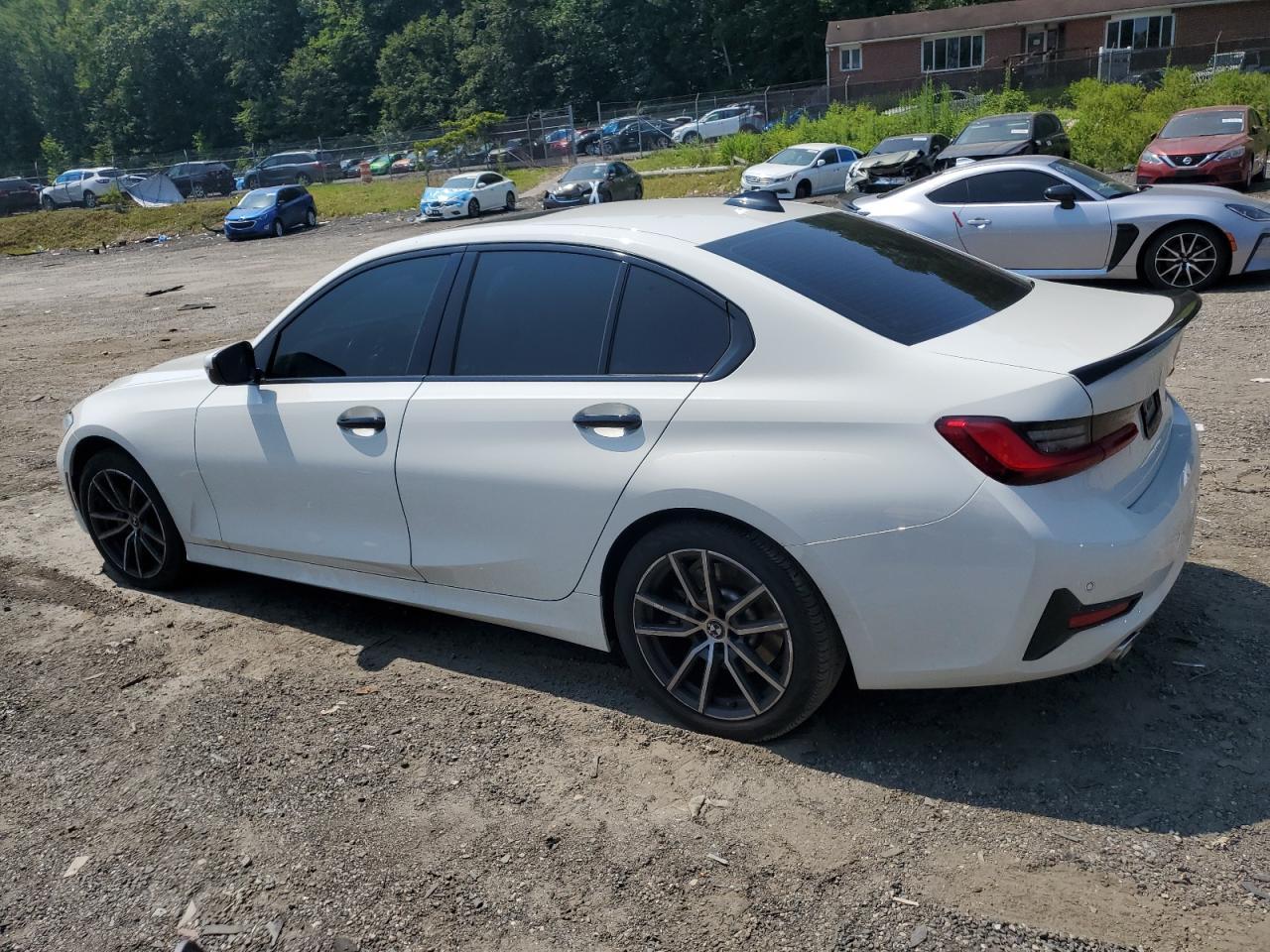 2021 BMW 330I - Фото 2