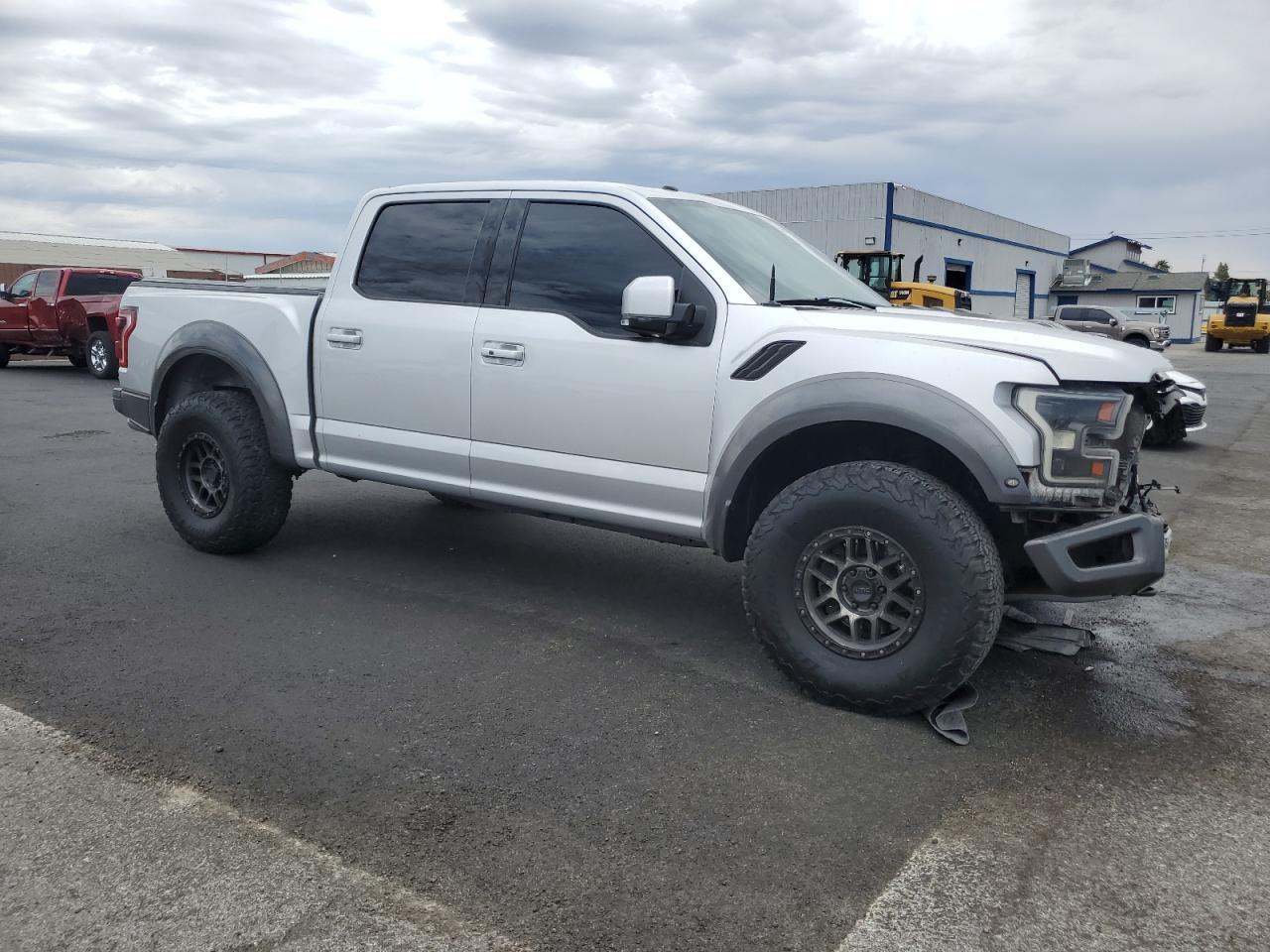 2017 Ford F150 Raptor - Фото 4