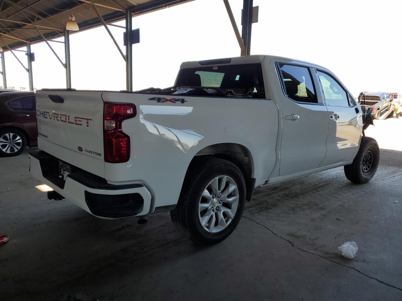 2023 Chevrolet Silverado K1500 Custom - Фото 3