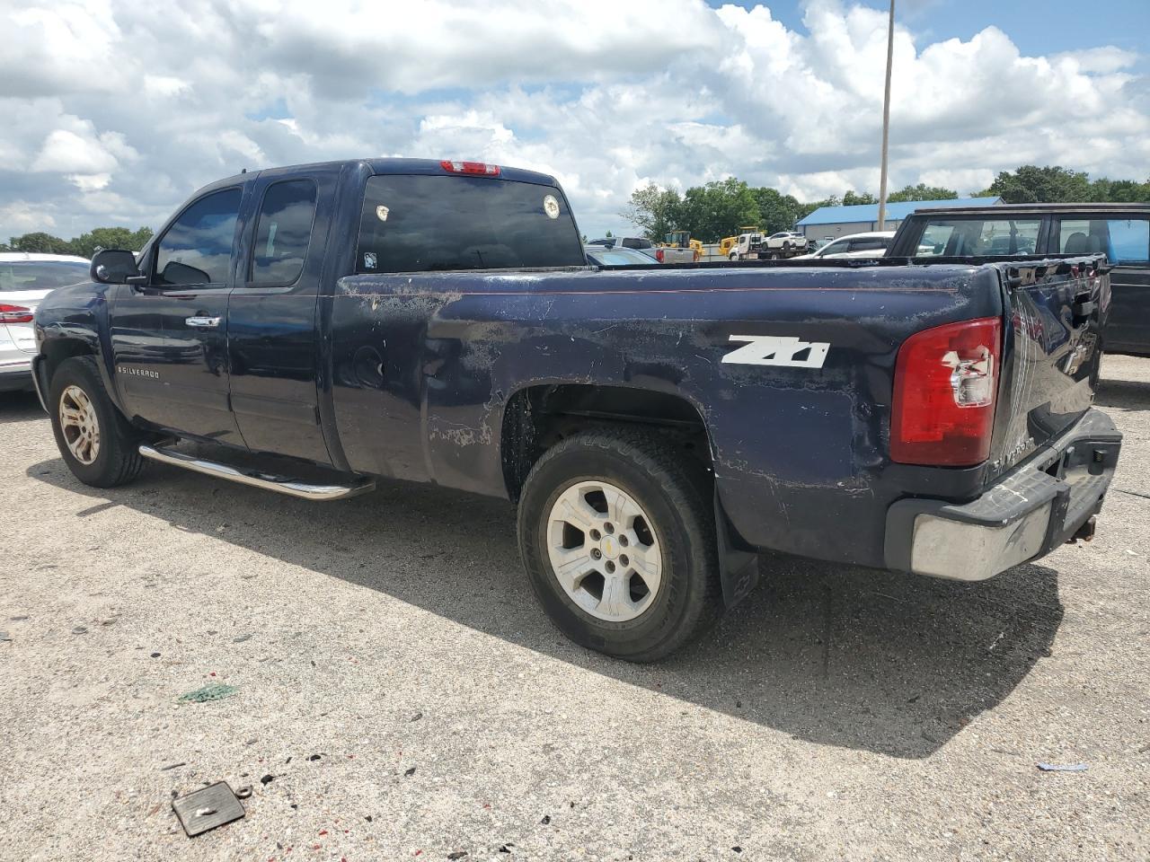 2008 Chevrolet Silverado C1500 - Фото 2