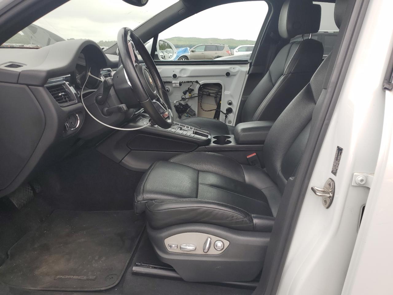 2015 Porsche Macan S - Image 7