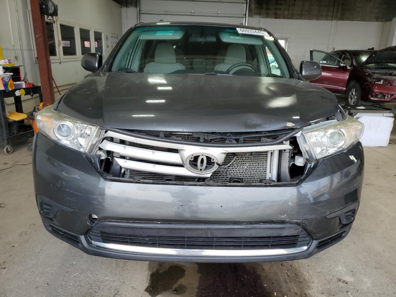 2013 Toyota Highlander Base - Image 5