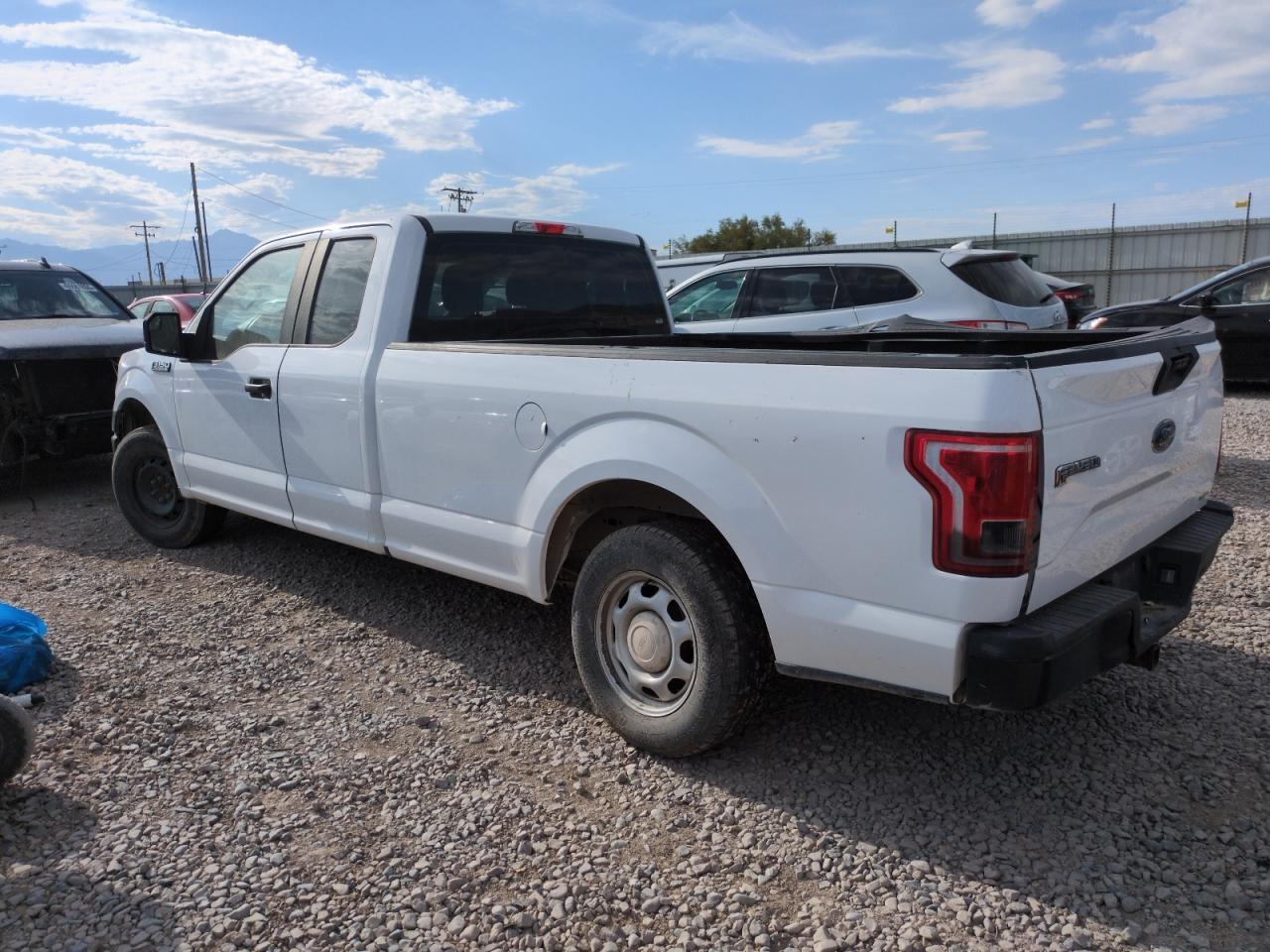 2016 Ford F150 Super Cab - Фото 2