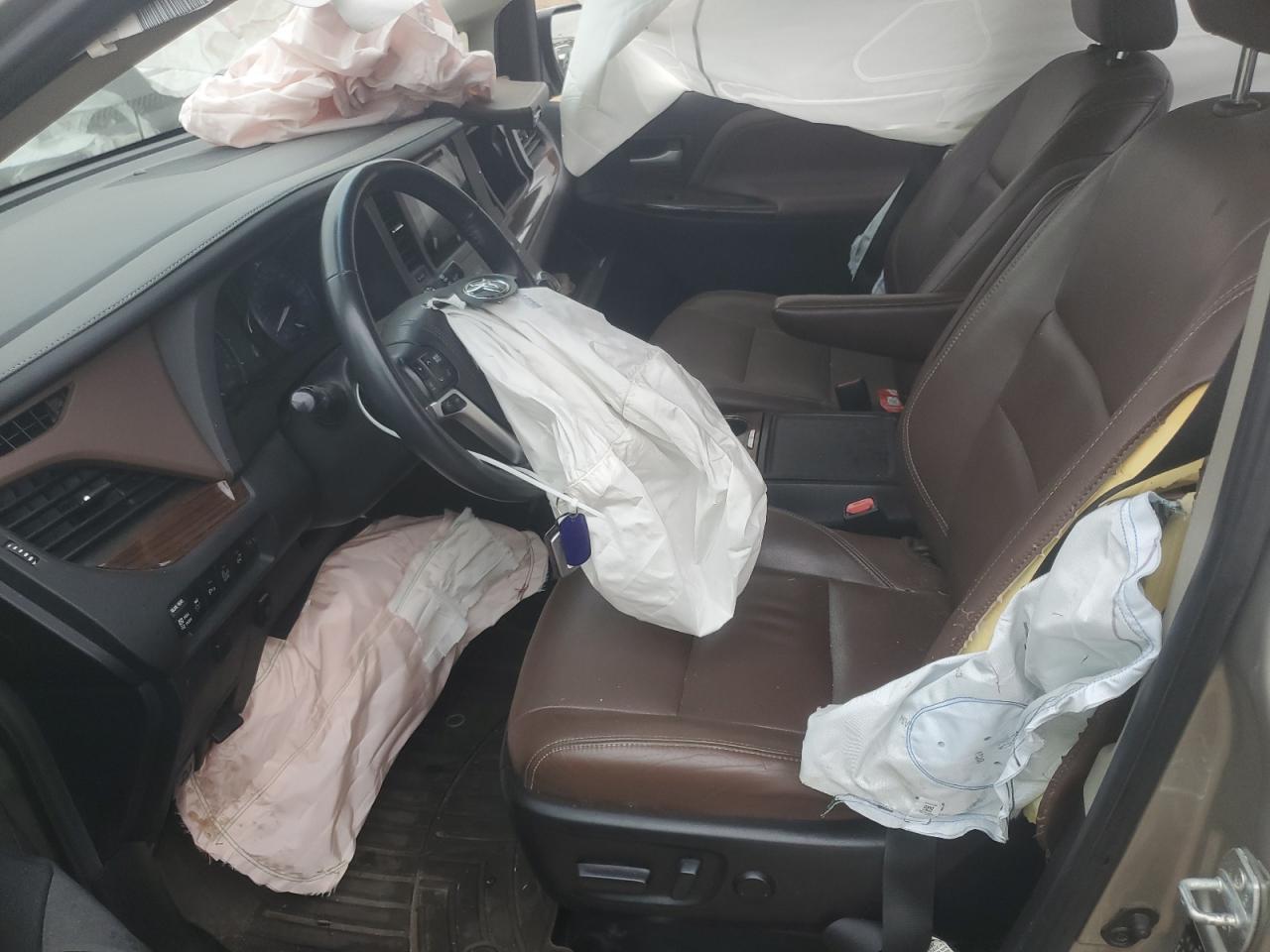 2015 Toyota Sienna Xle - Фото 7