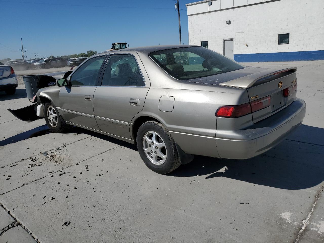 1999 Toyota Camry Ce - Фото 2