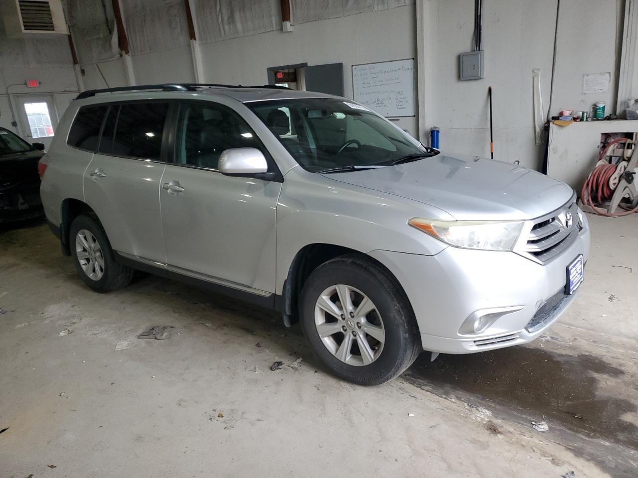 2013 Toyota Highlander Base - Image 4