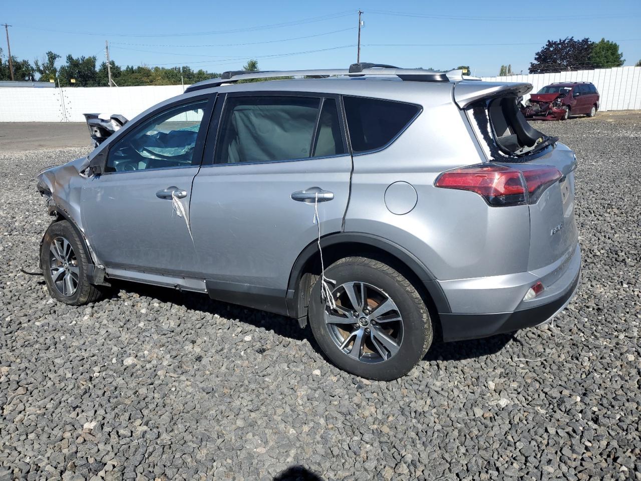 2016 Toyota Rav4 Xle - Image 2
