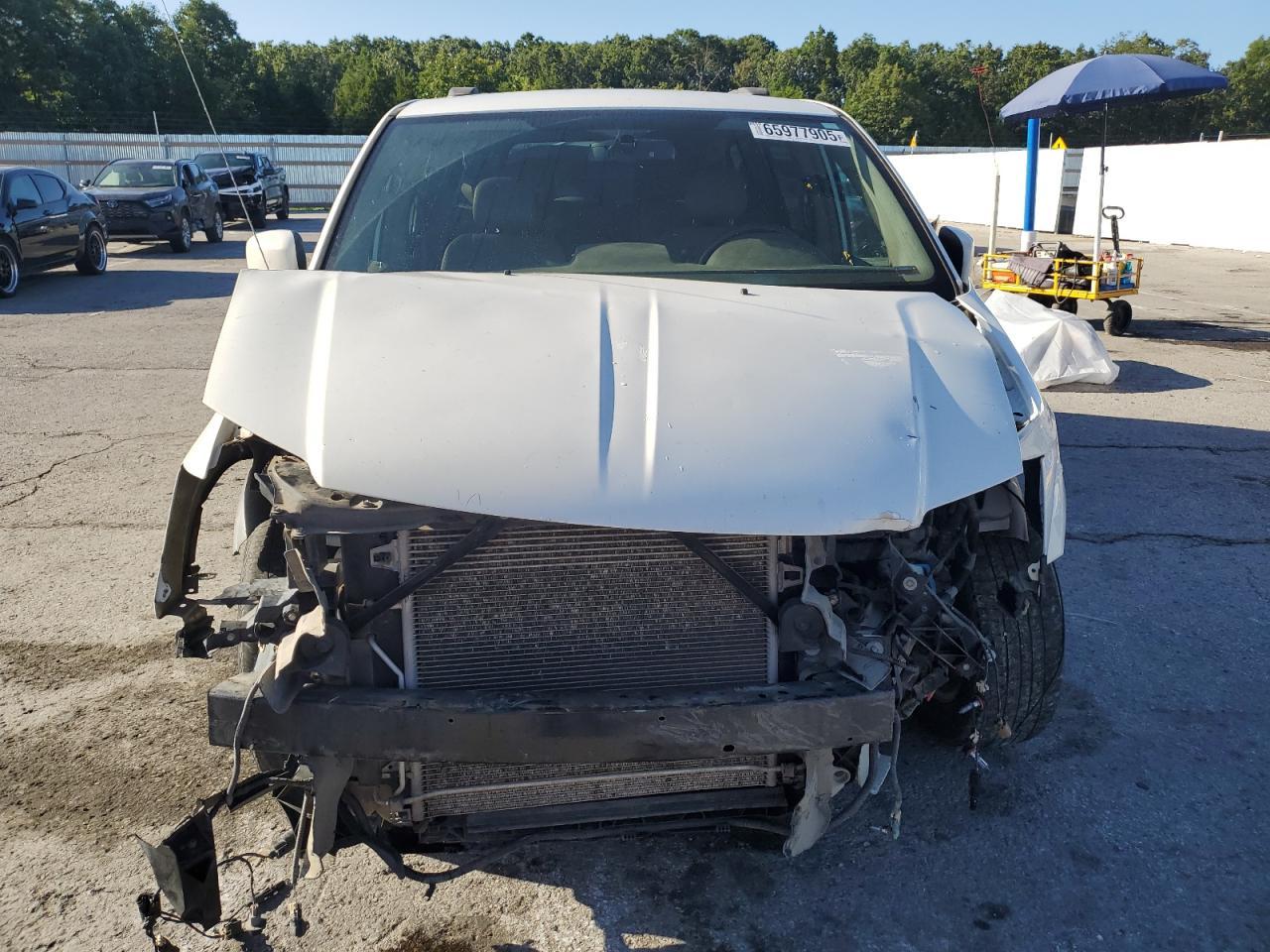 2012 Chrysler Town & Country Touring - Image 5