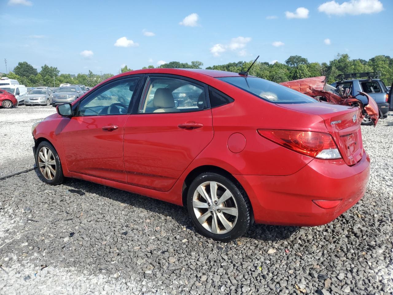 2012 Hyundai Accent Gls - Фото 2
