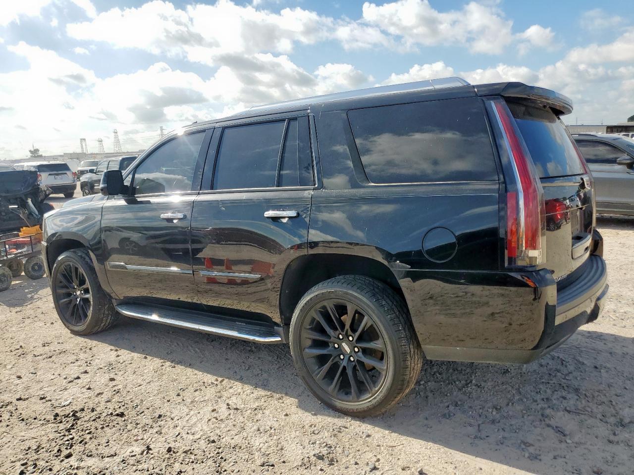 2020 Cadillac Escalade Premium Luxury - Фото 2
