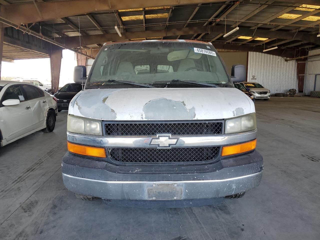 2005 Chevrolet Express G2500 - Image 5