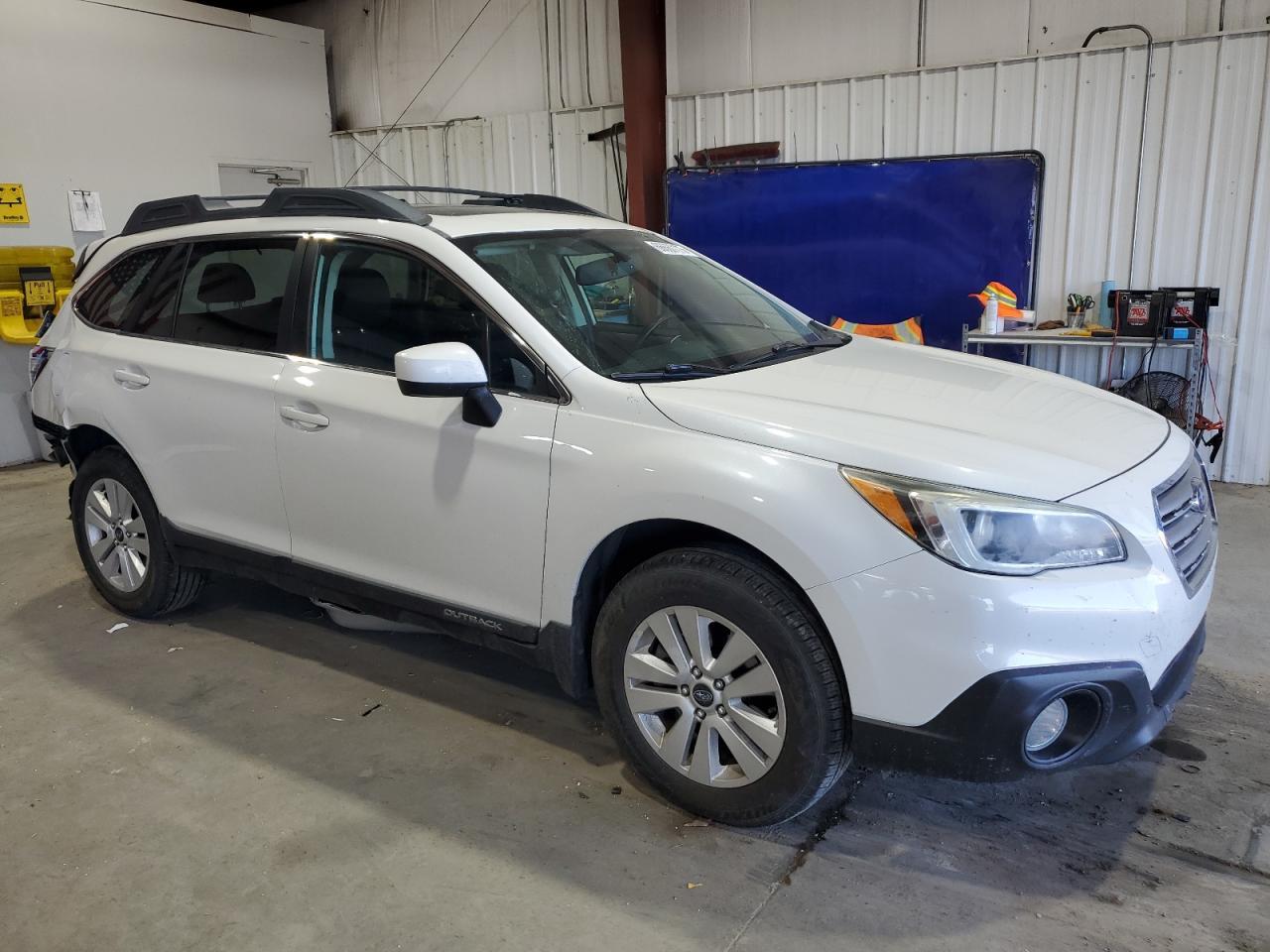 2015 Subaru Outback 2.5I Premium - Image 4