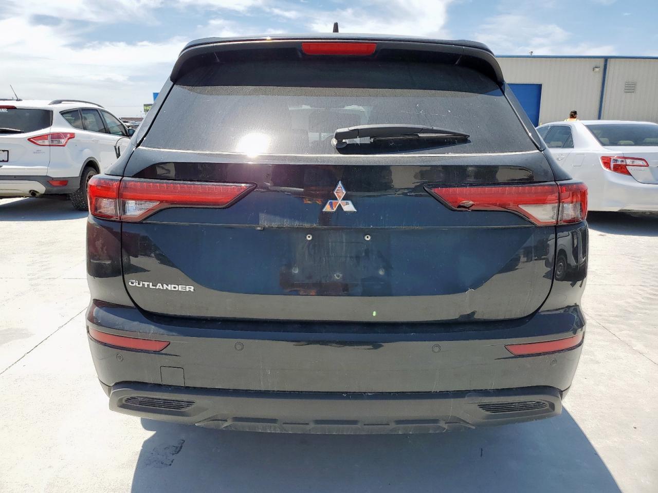 2022 Mitsubishi Outlander Es - Image 6