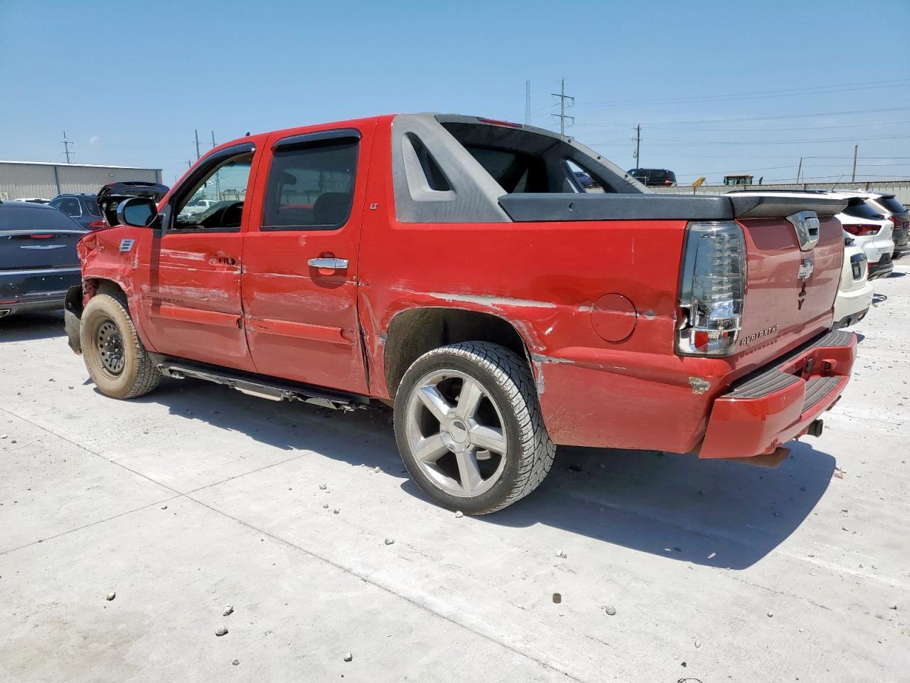 2008 Chevrolet Avalanche C1500 - Image 2