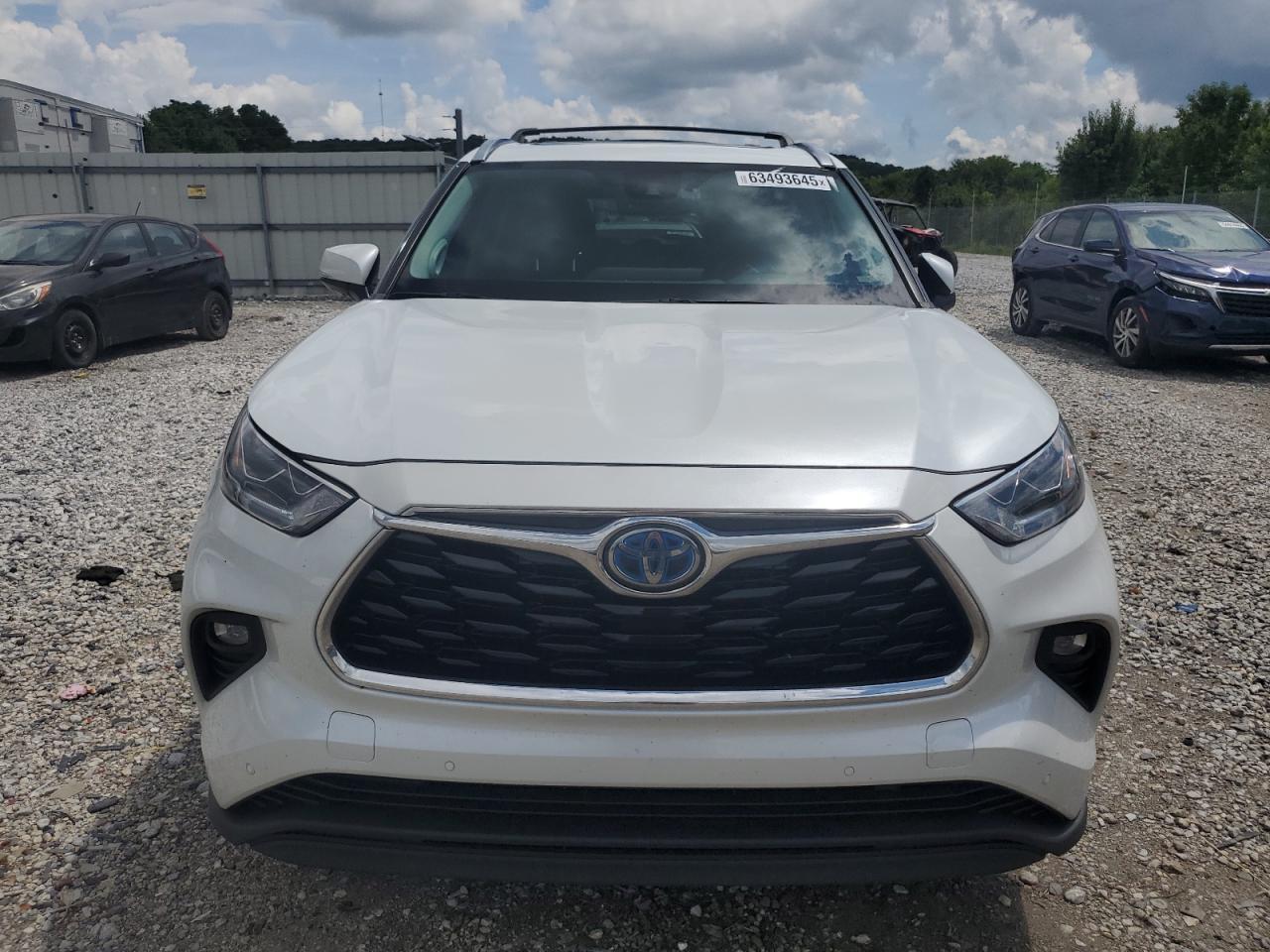 2023 Toyota Highlander Hybrid Limited - Image 5
