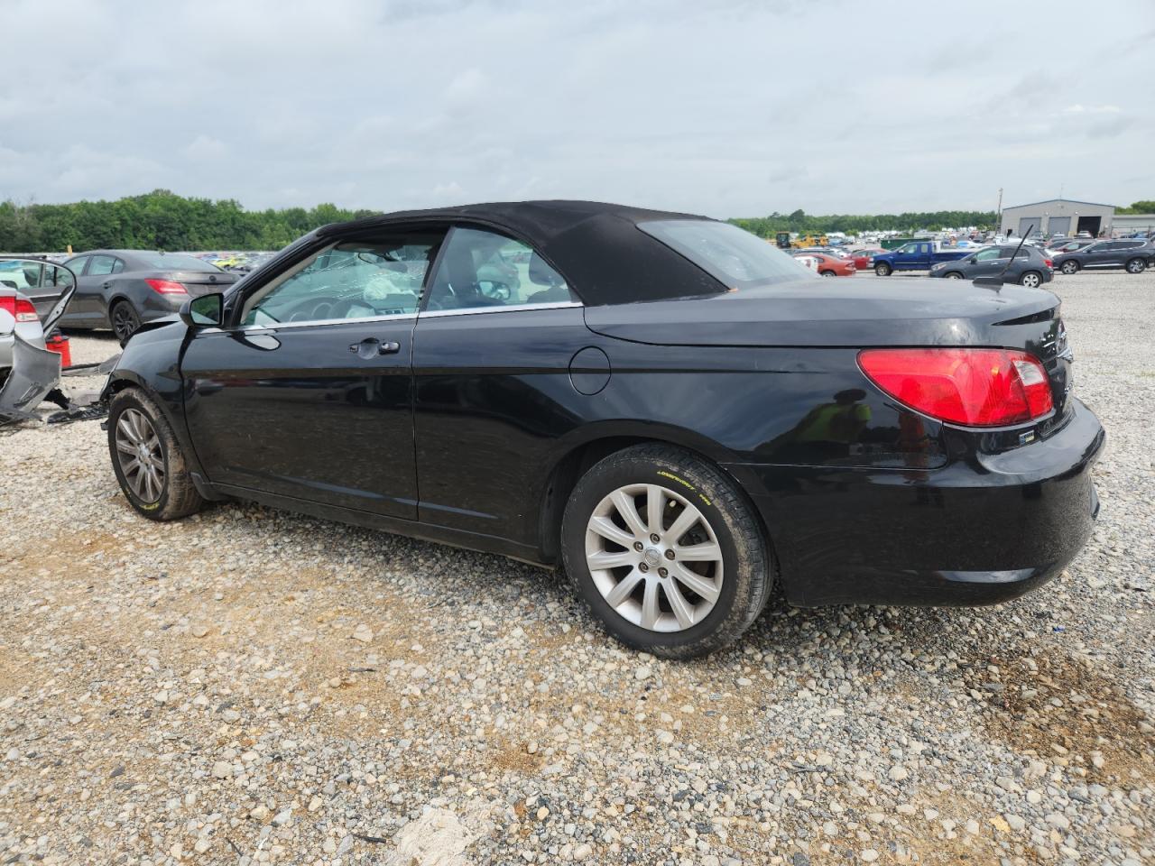 2010 Chrysler Sebring Touring - Фото 2