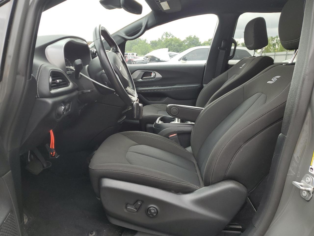 2021 Chrysler Pacifica Touring - Фото 7