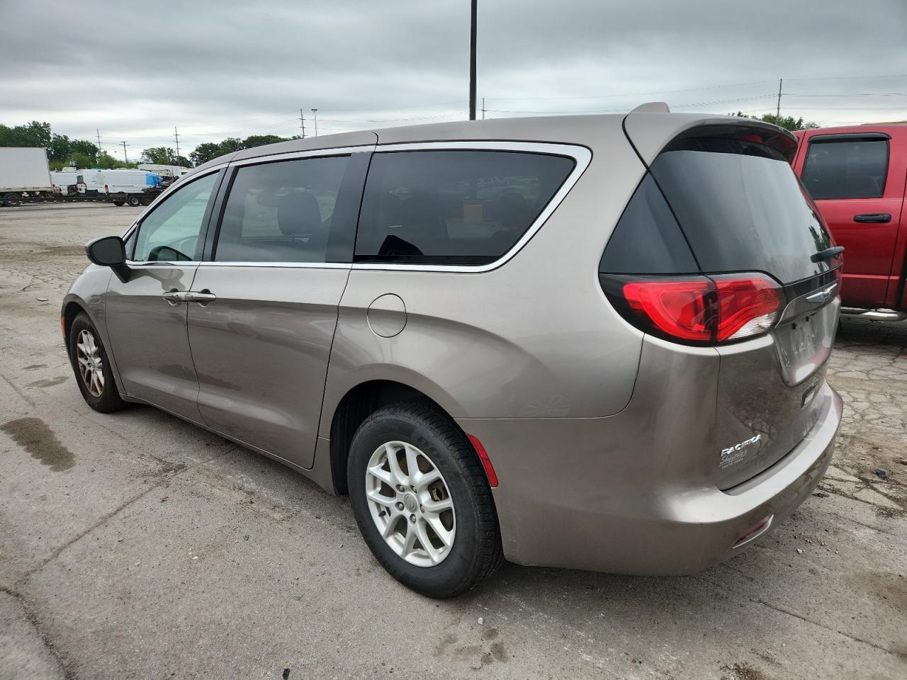 2017 Chrysler Pacifica Touring - Фото 2