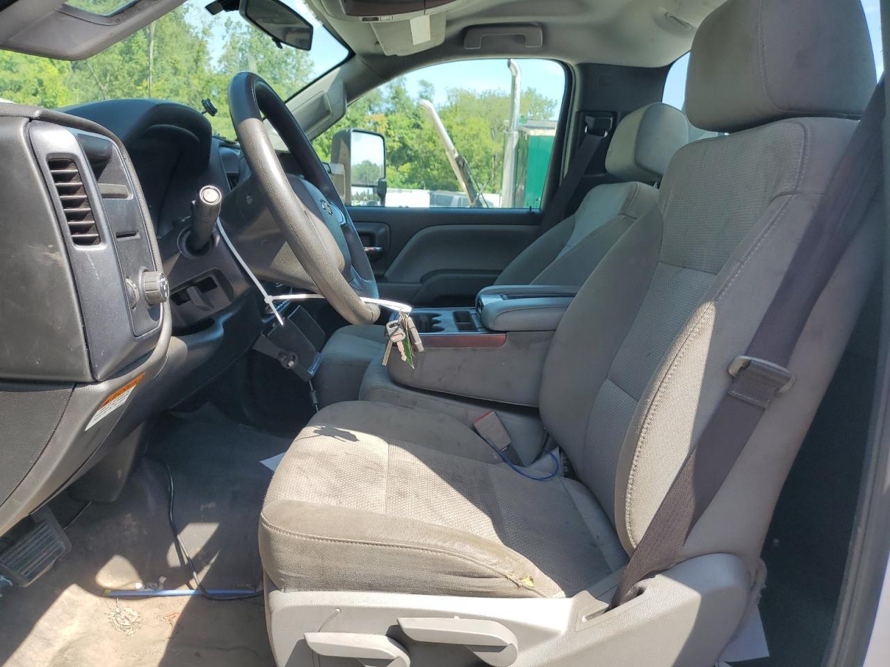 2019 Chevrolet Silverado Medium Duty - Image 7