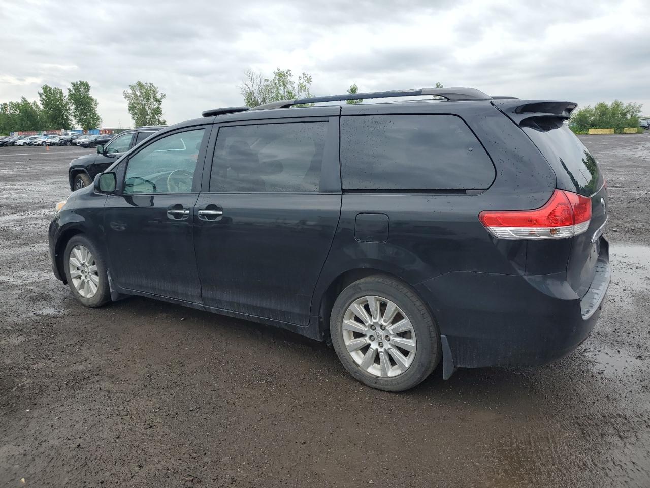 2011 Toyota Sienna Xle - Фото 2