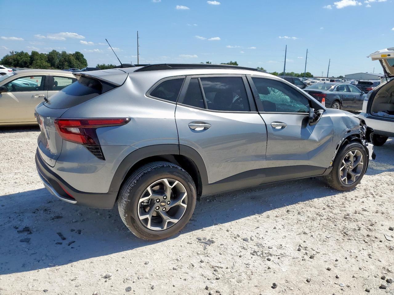 2025 Chevrolet Trax 1Lt - Фото 3