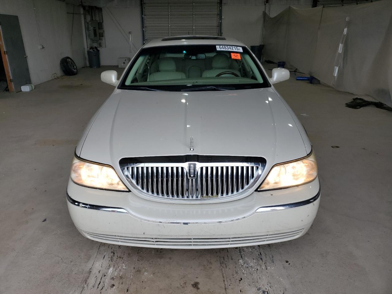 2006 Lincoln Town Car Signature Limited - Фото 5