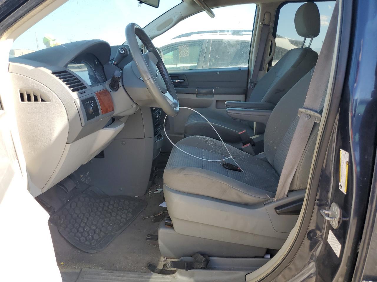 2008 Chrysler Town & Country - Image 7