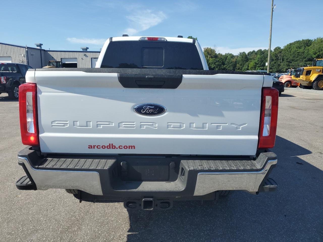 2025 Ford F250 Super Duty - Image 6