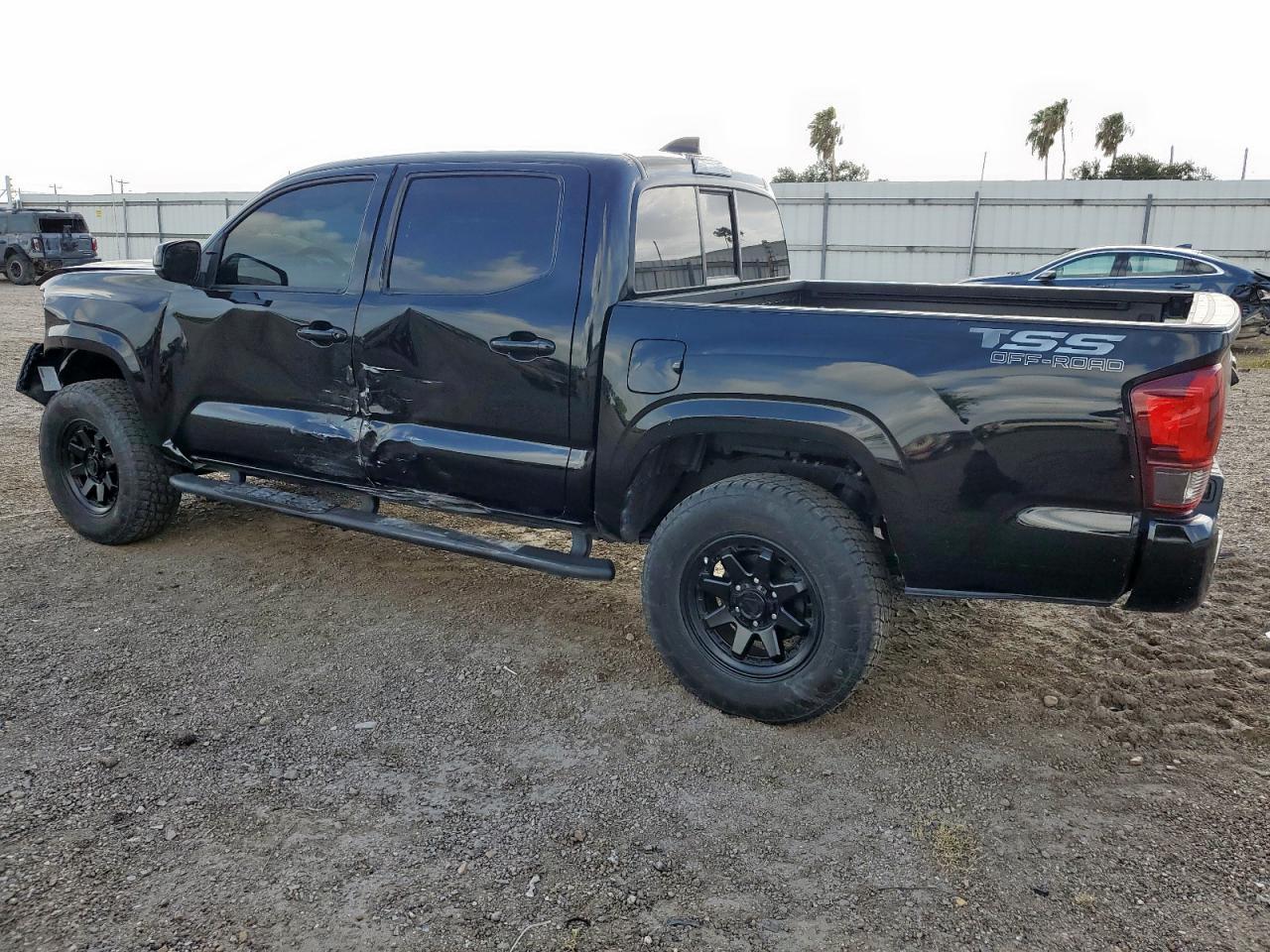 2023 Toyota Tacoma Double Cab - Фото 2