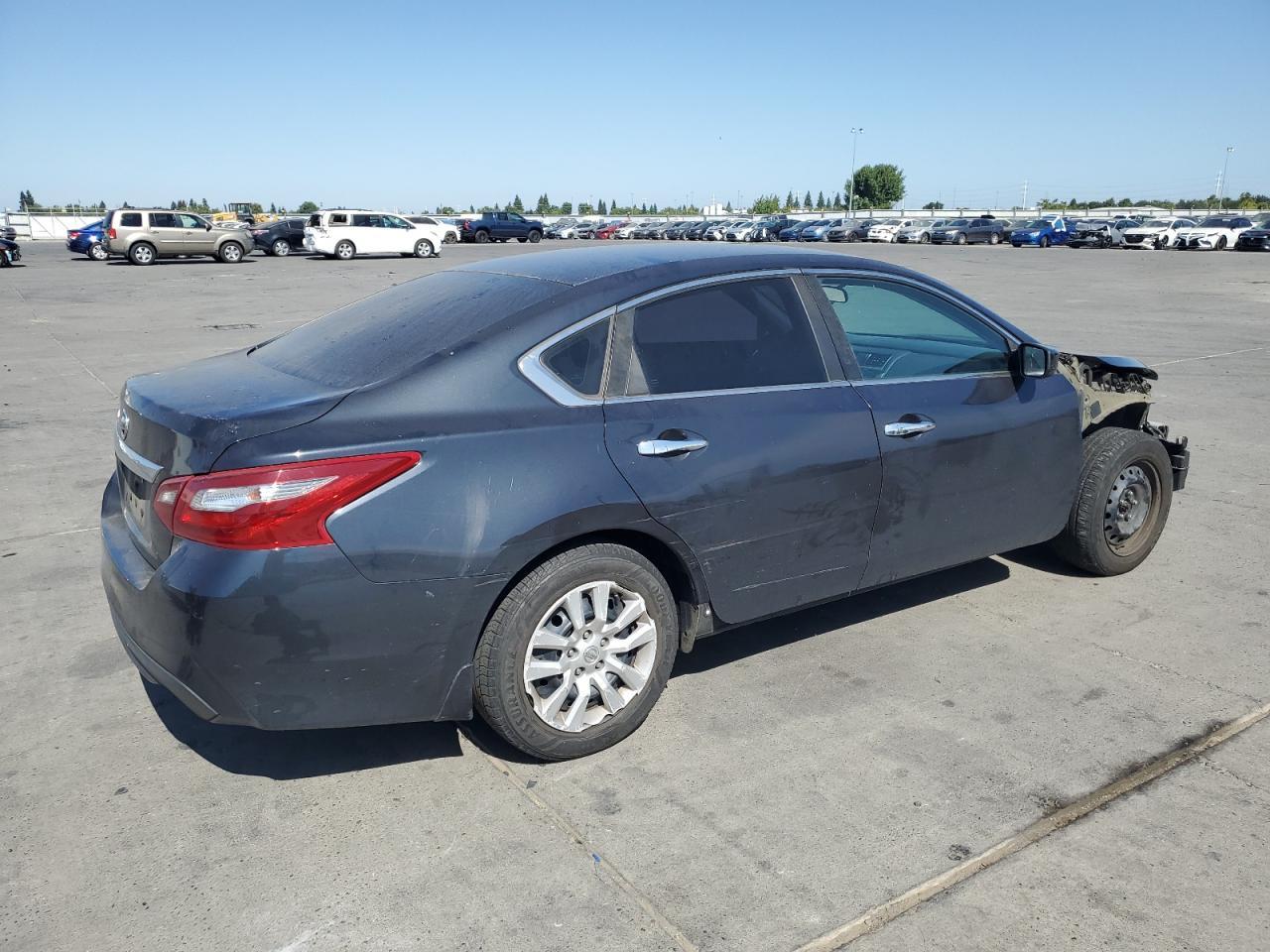 2018 Nissan Altima 2.5 - Image 3