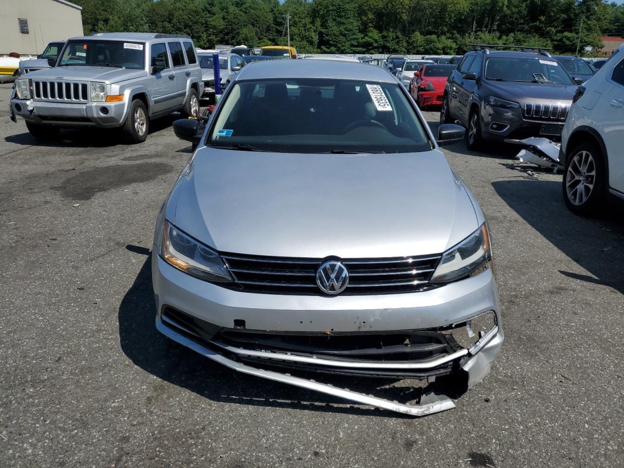 2015 Volkswagen Jetta Base - Image 5