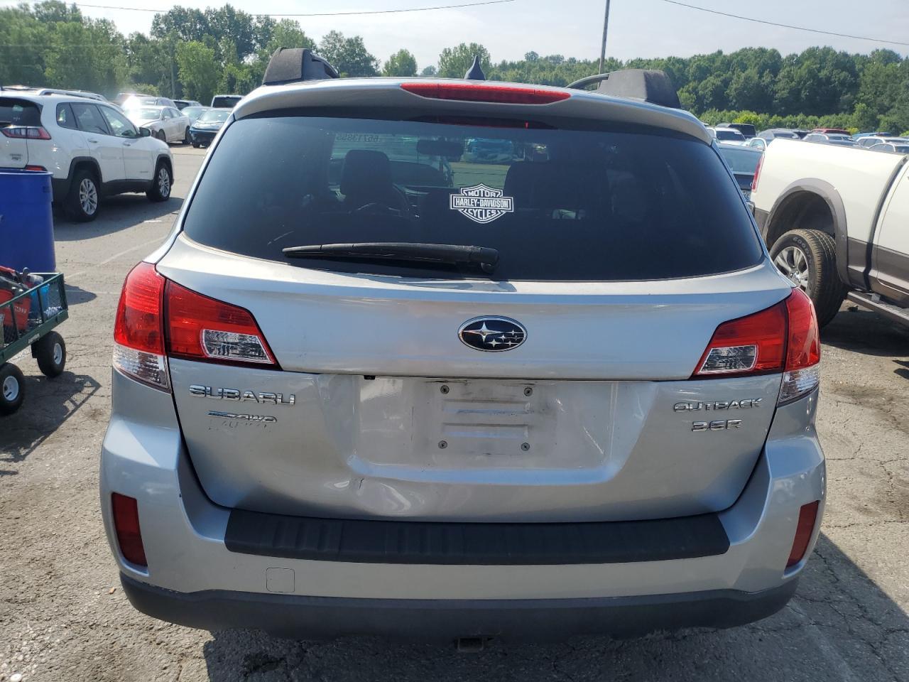 2012 Subaru Outback 3.6R Limited - Image 6