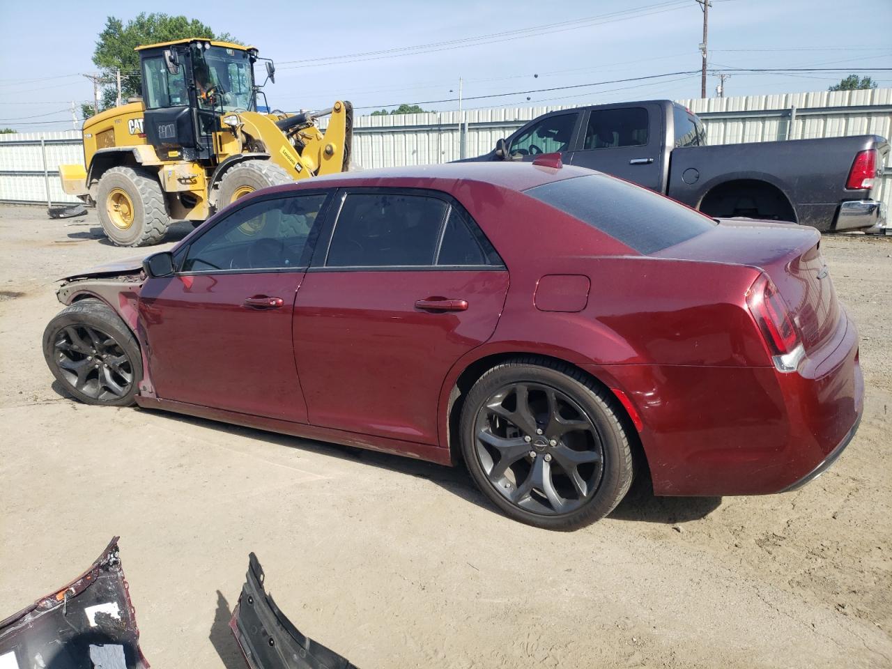 2022 Chrysler 300 Touring - Фото 2