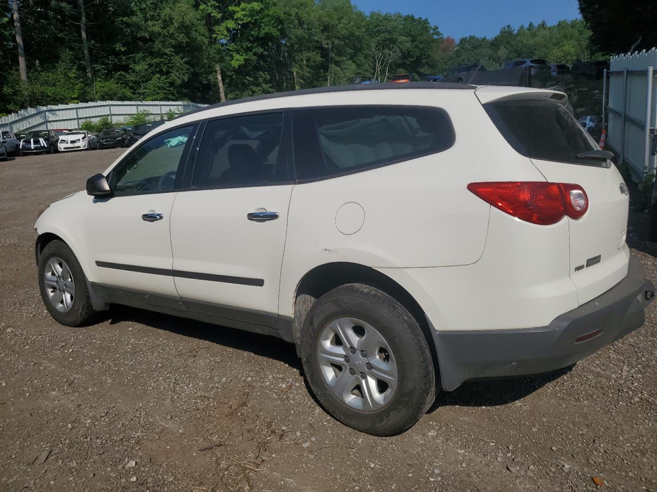 2012 Chevrolet Traverse Ls - Image 2