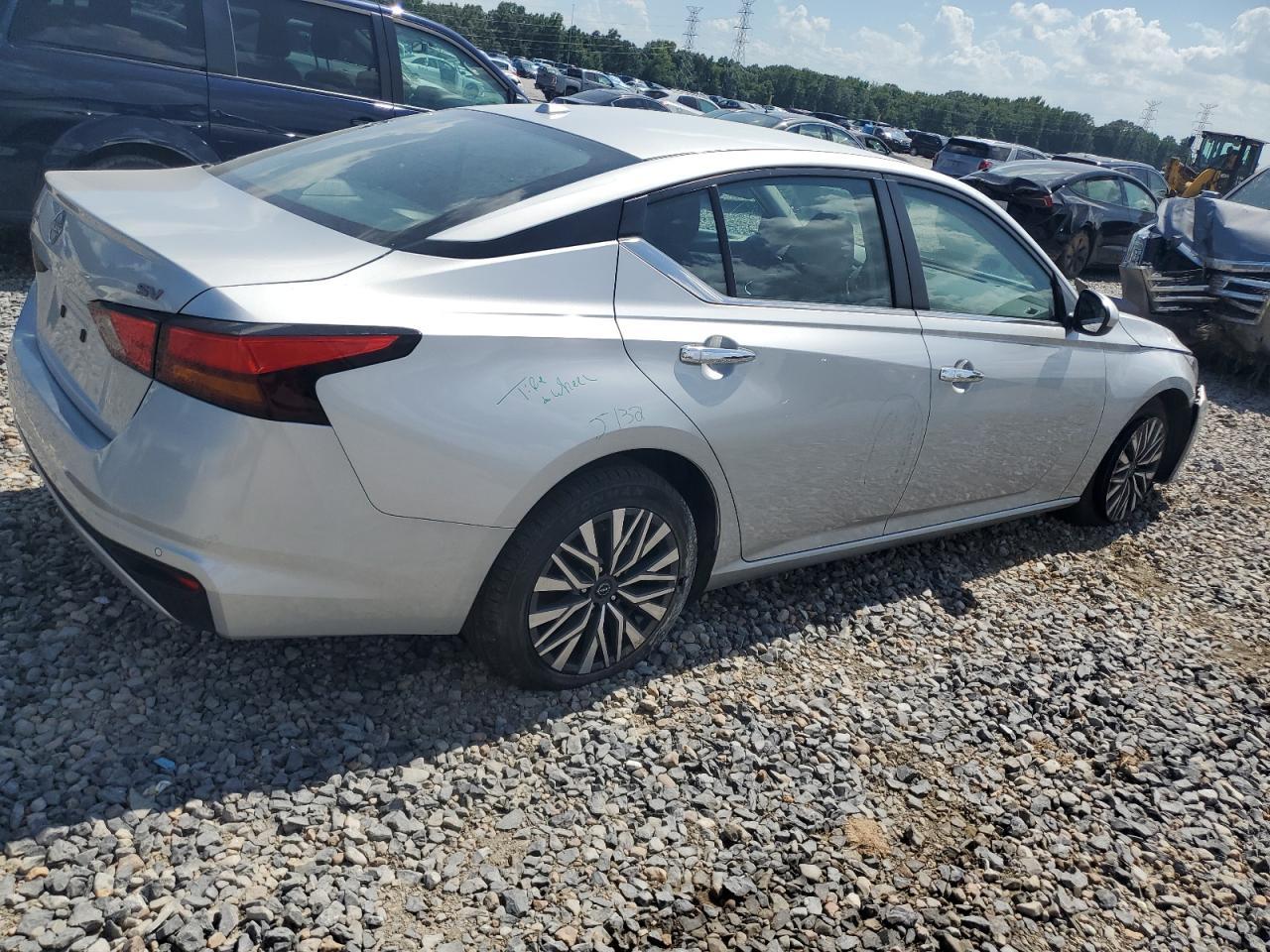 2023 Nissan Altima Sv - Фото 3