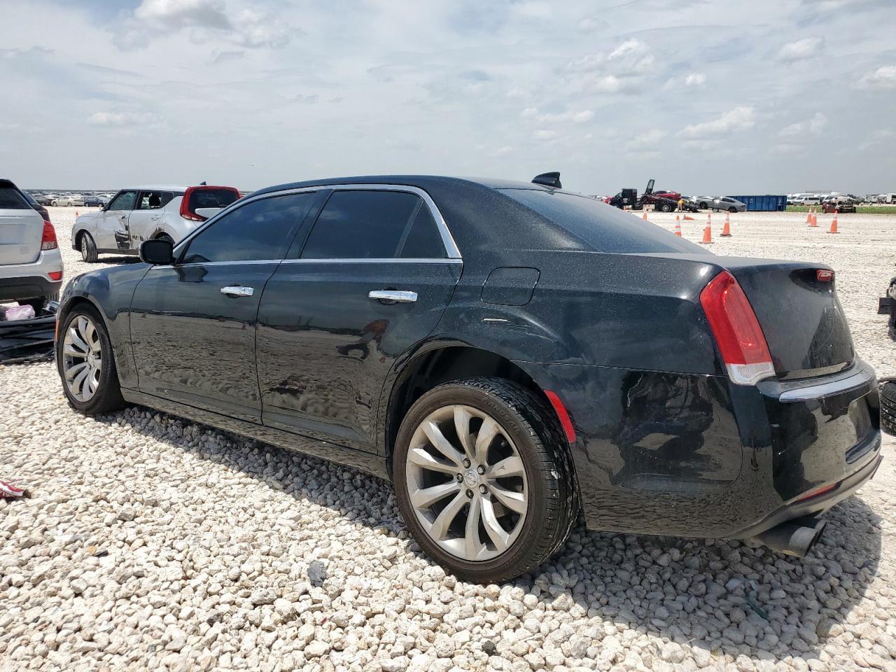 2019 Chrysler 300 Limited - Image 2
