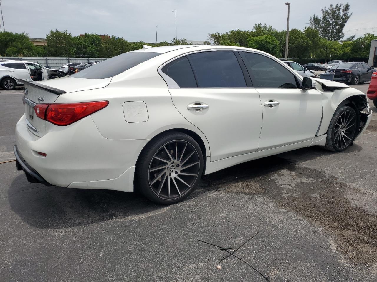 2017 Infiniti Q50 Premium - Фото 3