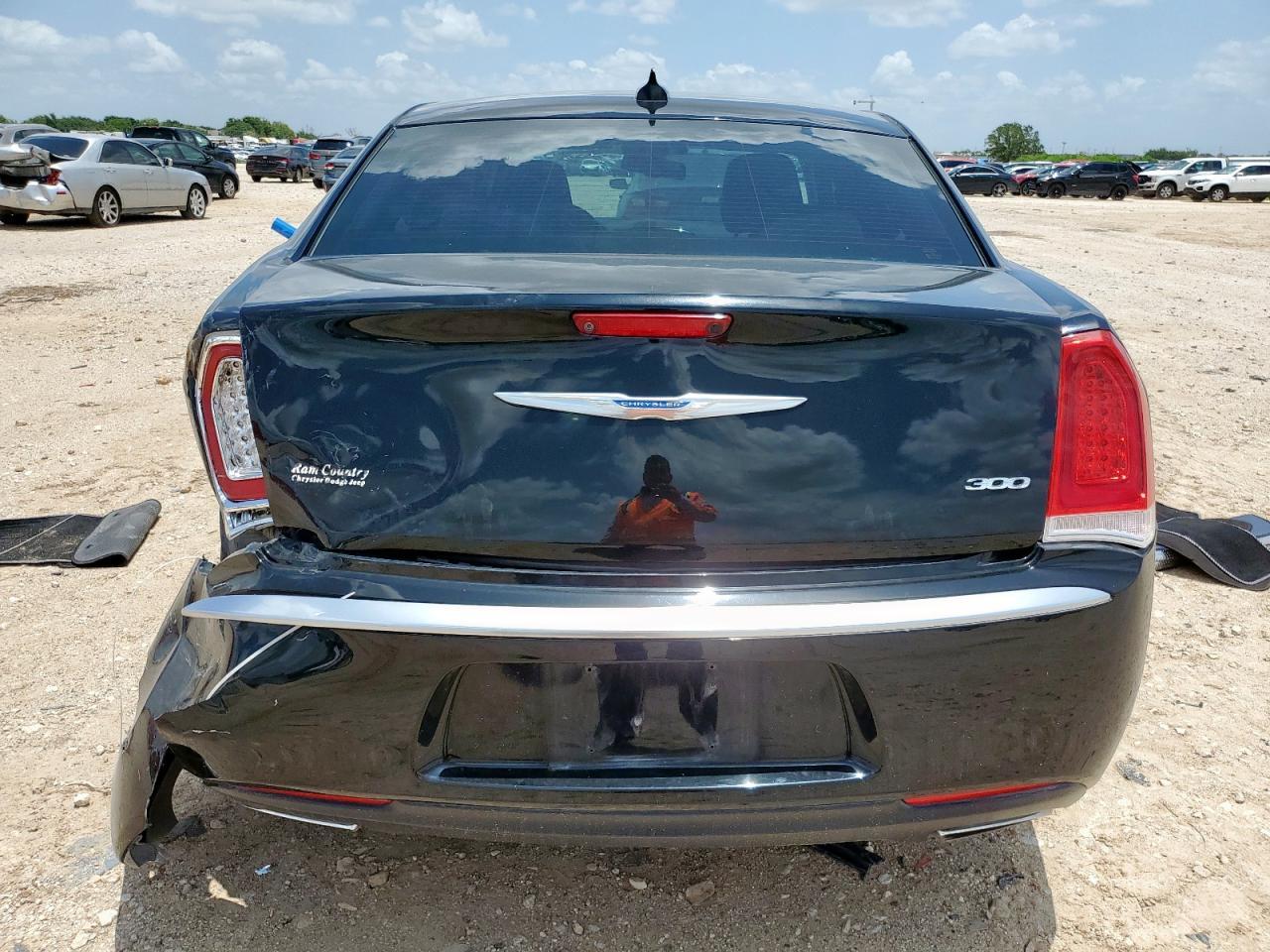 2018 Chrysler 300 Touring - Фото 6