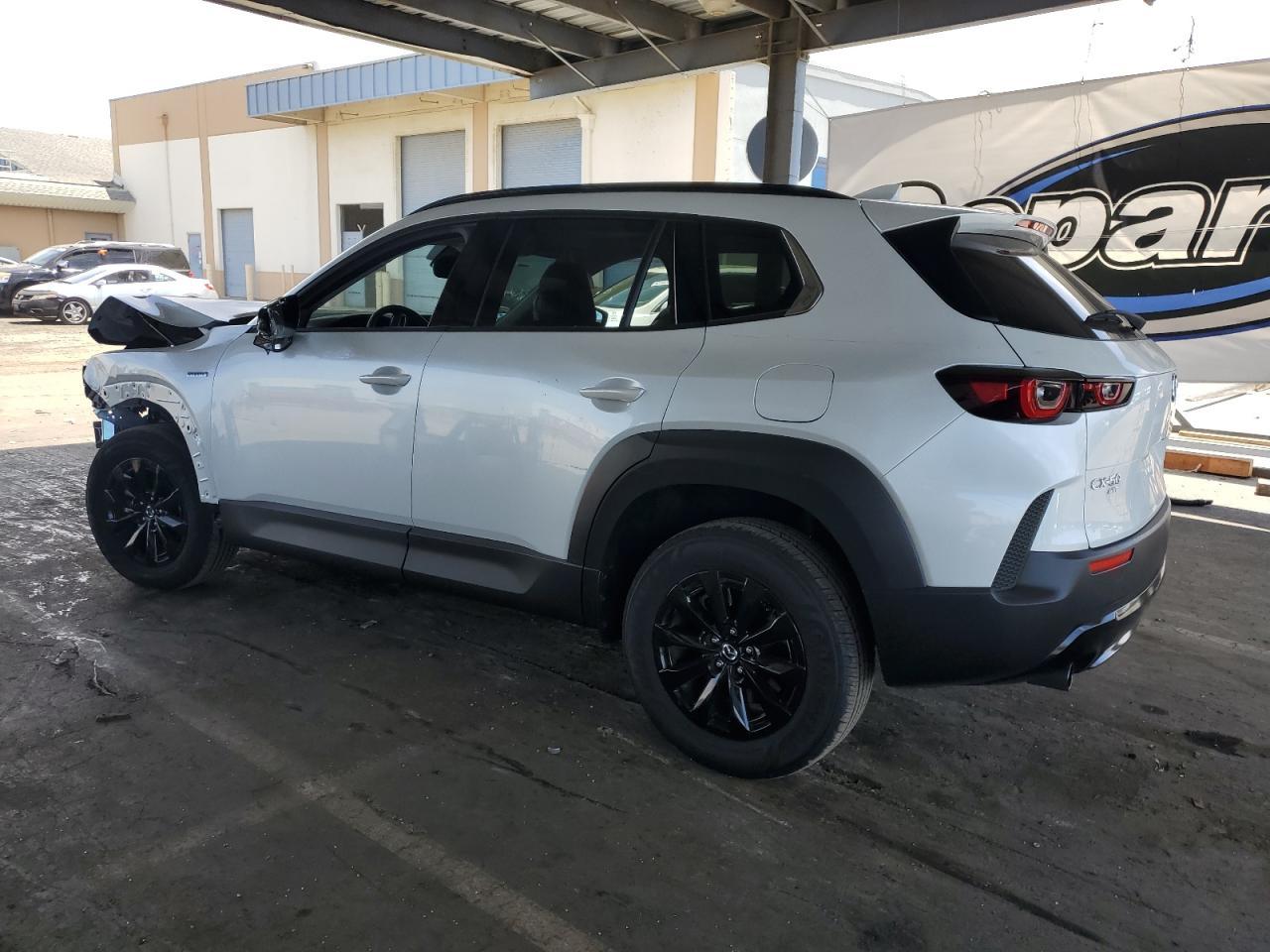 2025 Mazda Cx-50 Premium - Image 2