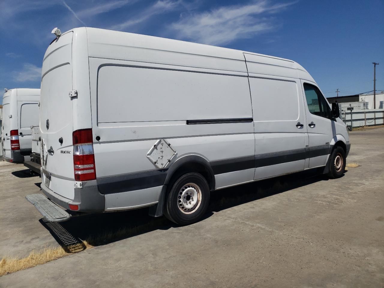2011 Mercedes-Benz Sprinter 2500 - Image 3