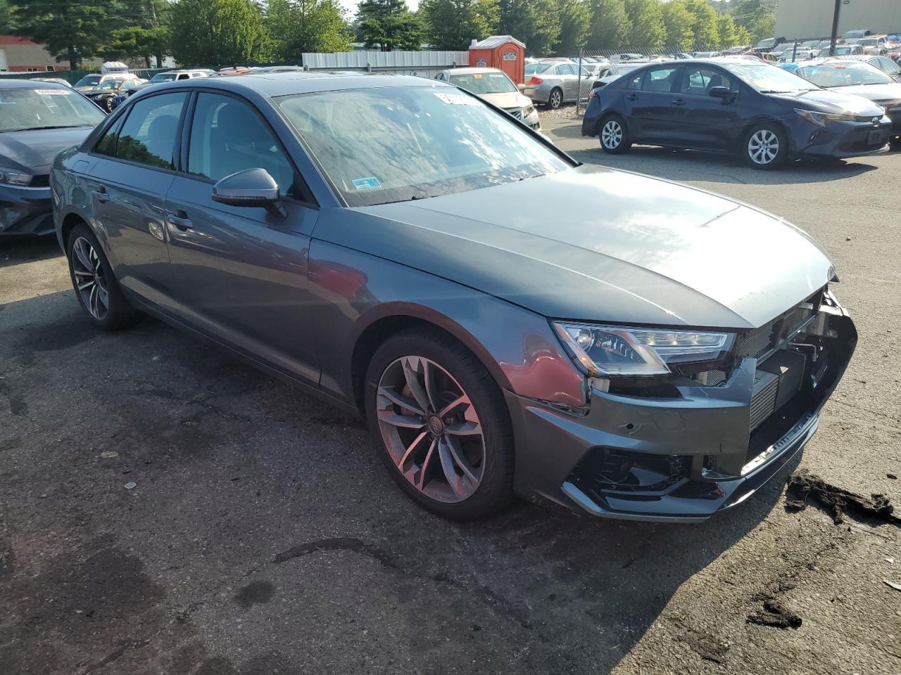 2017 Audi A4 Premium - Image 4