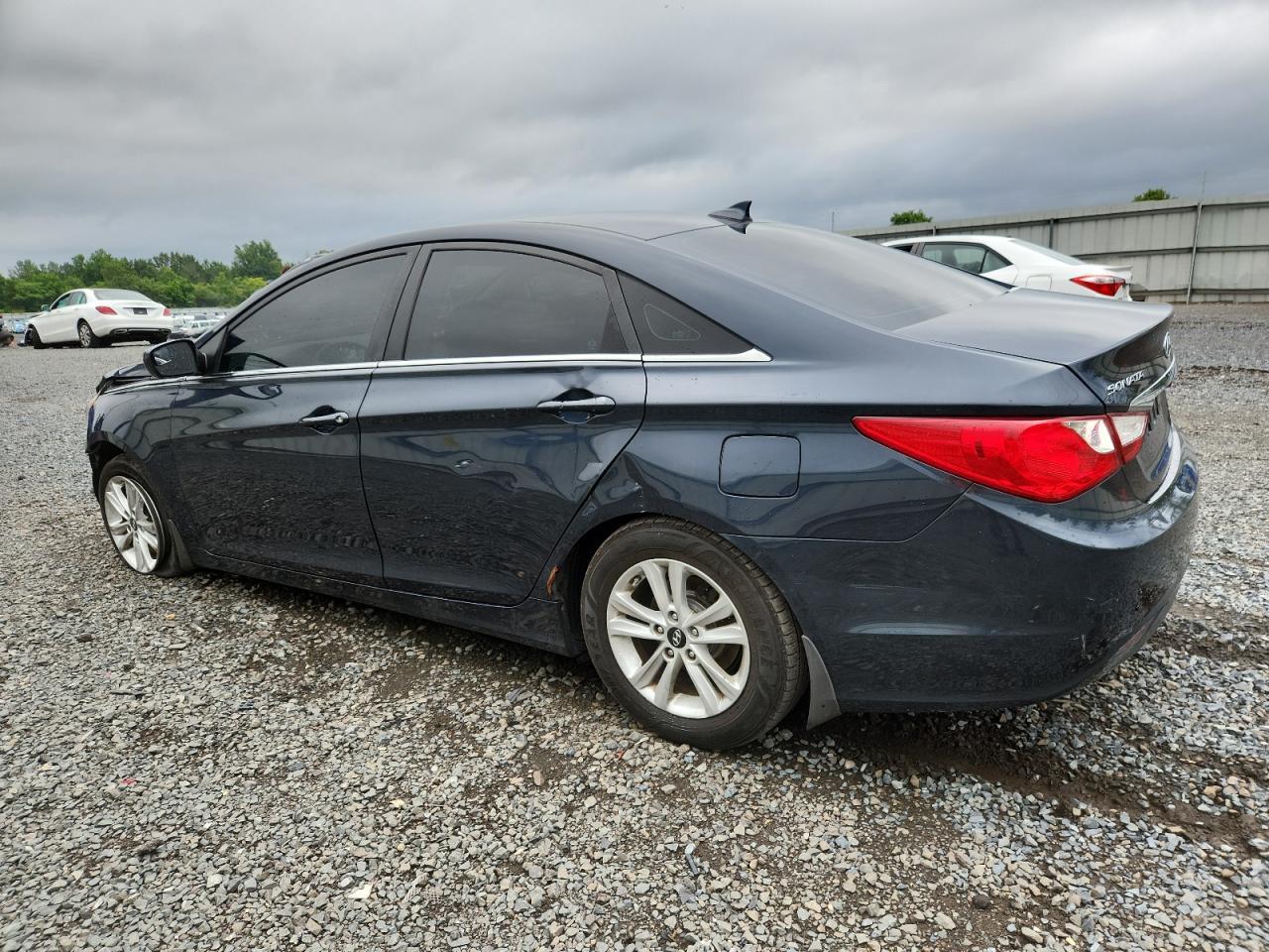 2013 Hyundai Sonata Gls - Image 2