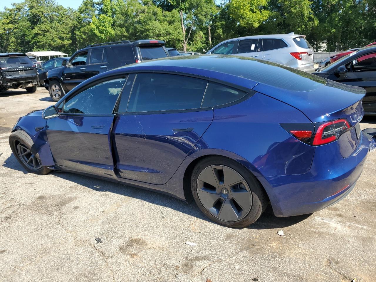 2023 Tesla Model 3 - Фото 2